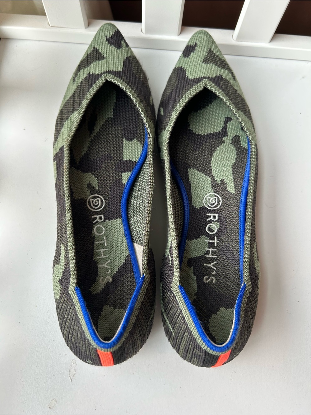 Rothy's Green Camo Pointed-Toe Flats with Blue Trim (size 11.5)